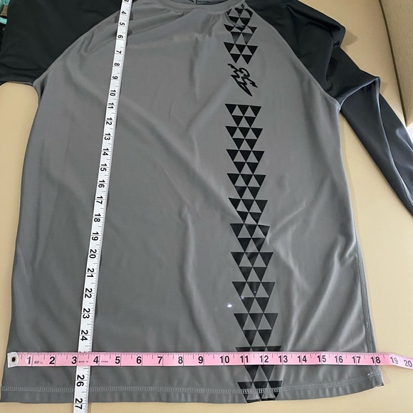 Dahui Rash Guard - Picture 3 of 11
